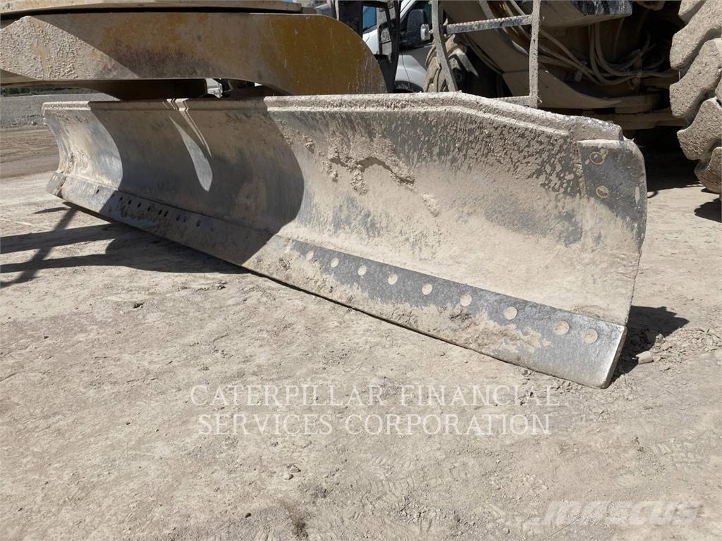 CAT 16M Grejderi