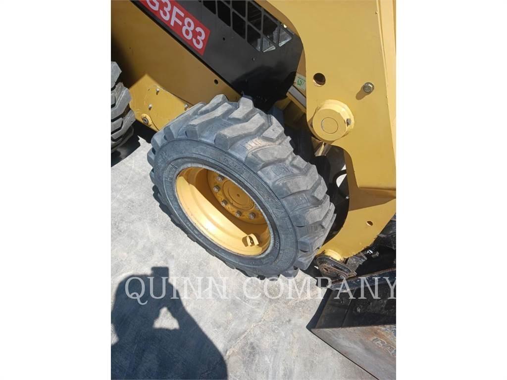 CAT 226D3 Skid steer mini utovarivači