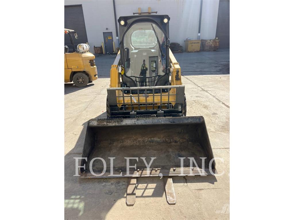 CAT 232D3 Skid steer mini utovarivači