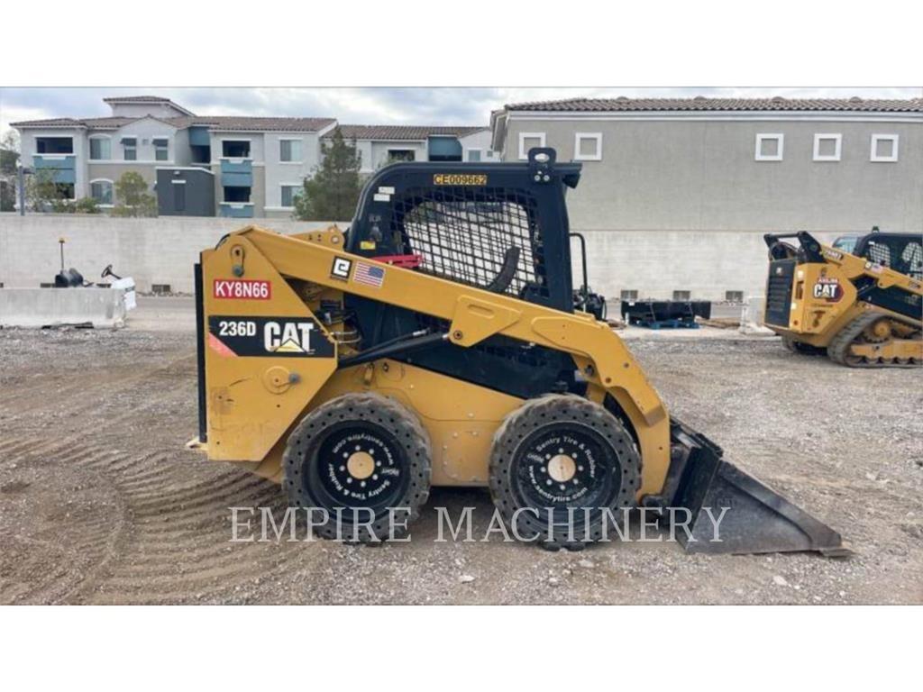 CAT 236D Skid steer mini utovarivači