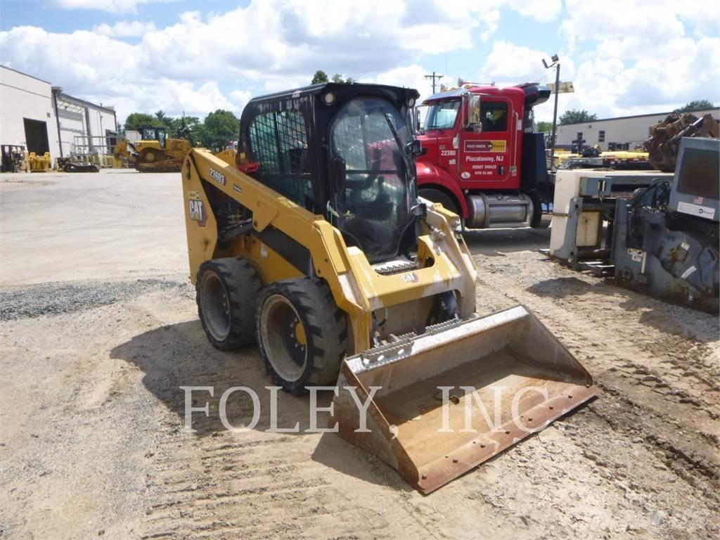 CAT 236D3 Skid steer mini utovarivači