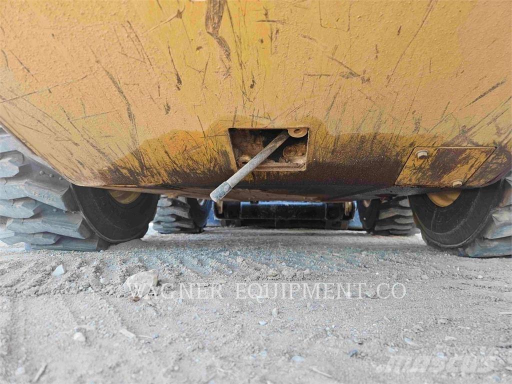CAT 236D3 Skid steer mini utovarivači