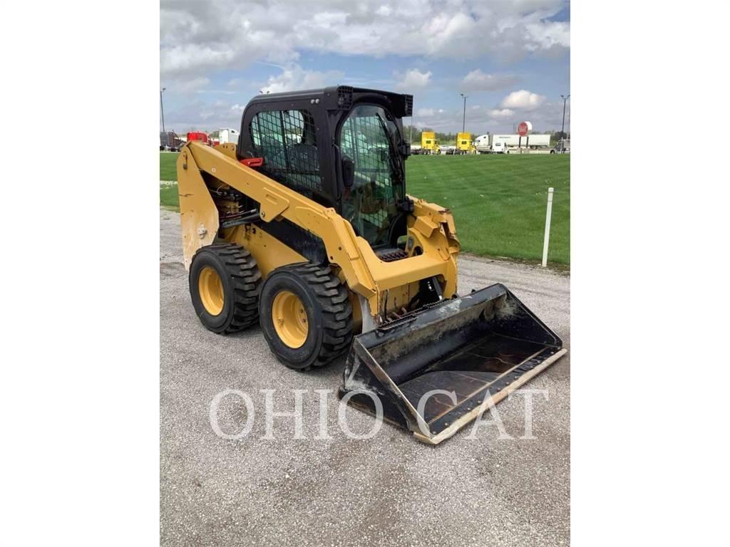 CAT 236D3 Skid steer mini utovarivači
