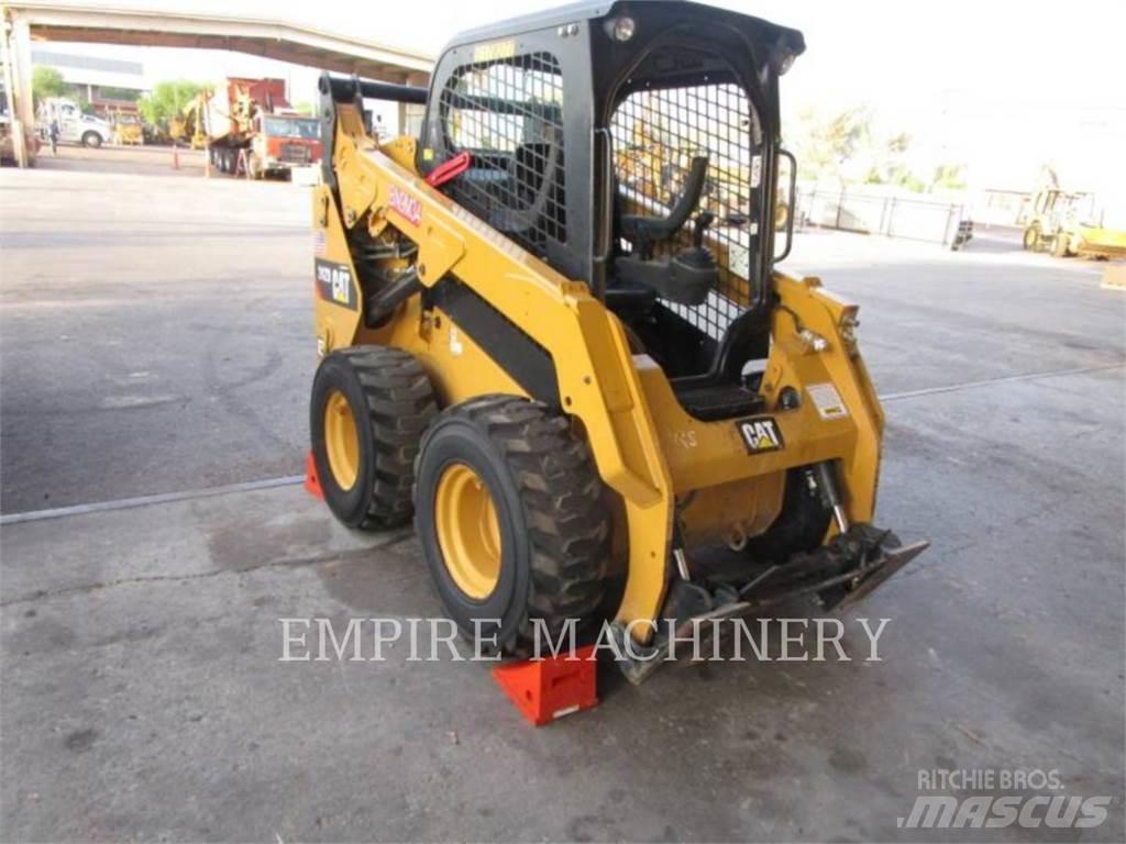 CAT 242D Skid steer mini utovarivači