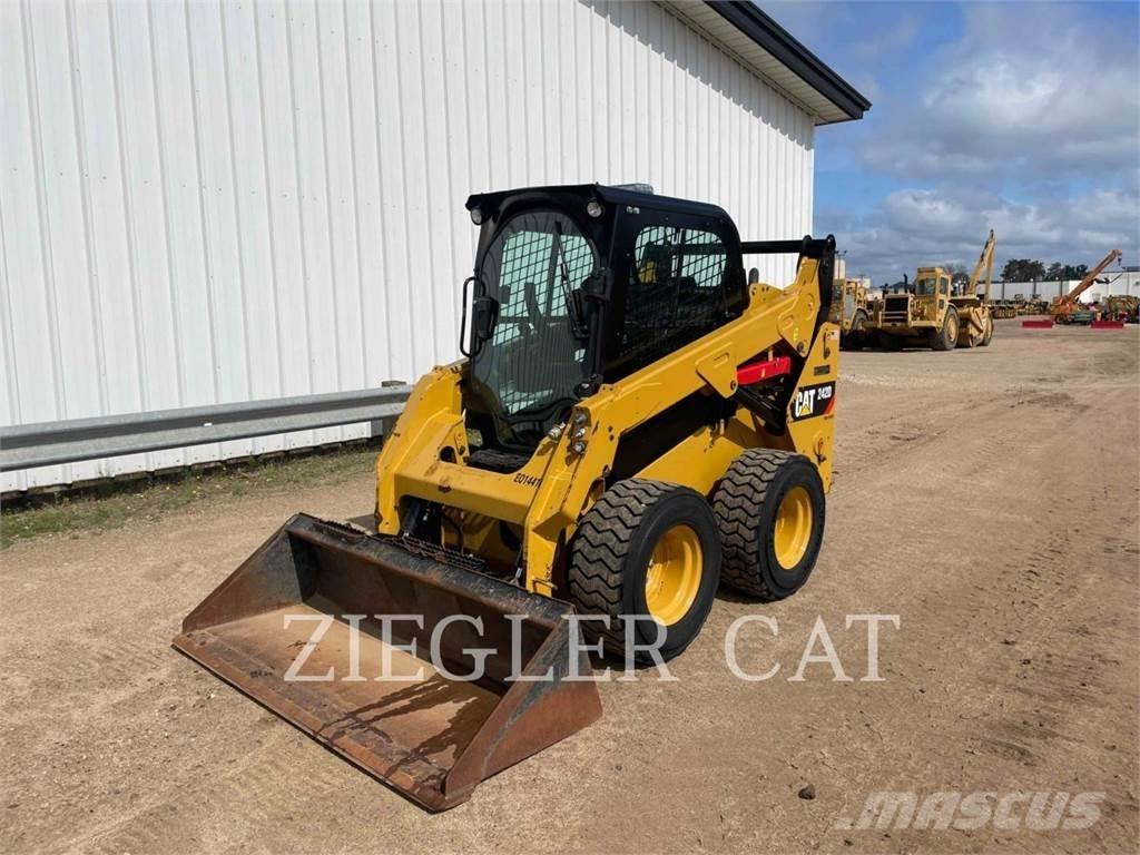 CAT 242D Skid steer mini utovarivači