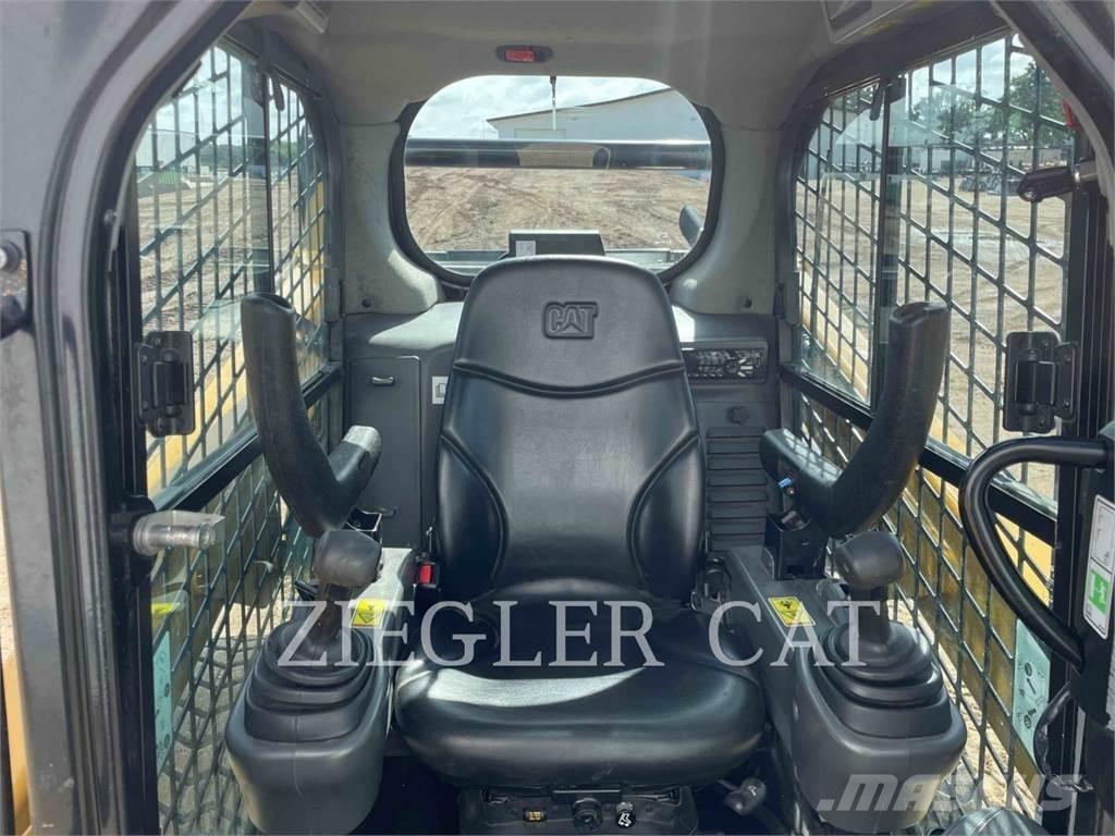 CAT 242D Skid steer mini utovarivači