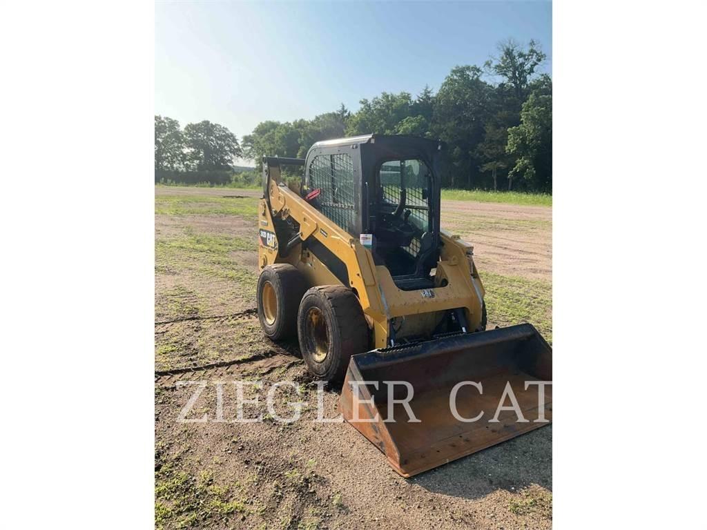 CAT 242D Skid steer mini utovarivači