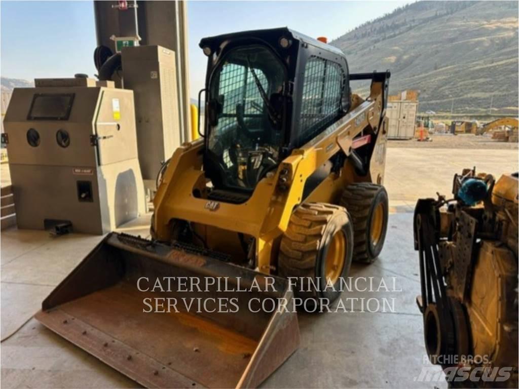 CAT 242D3 Skid steer mini utovarivači