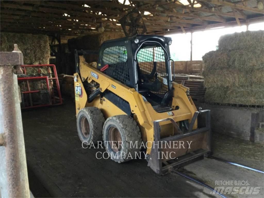 CAT 242D3 Skid steer mini utovarivači