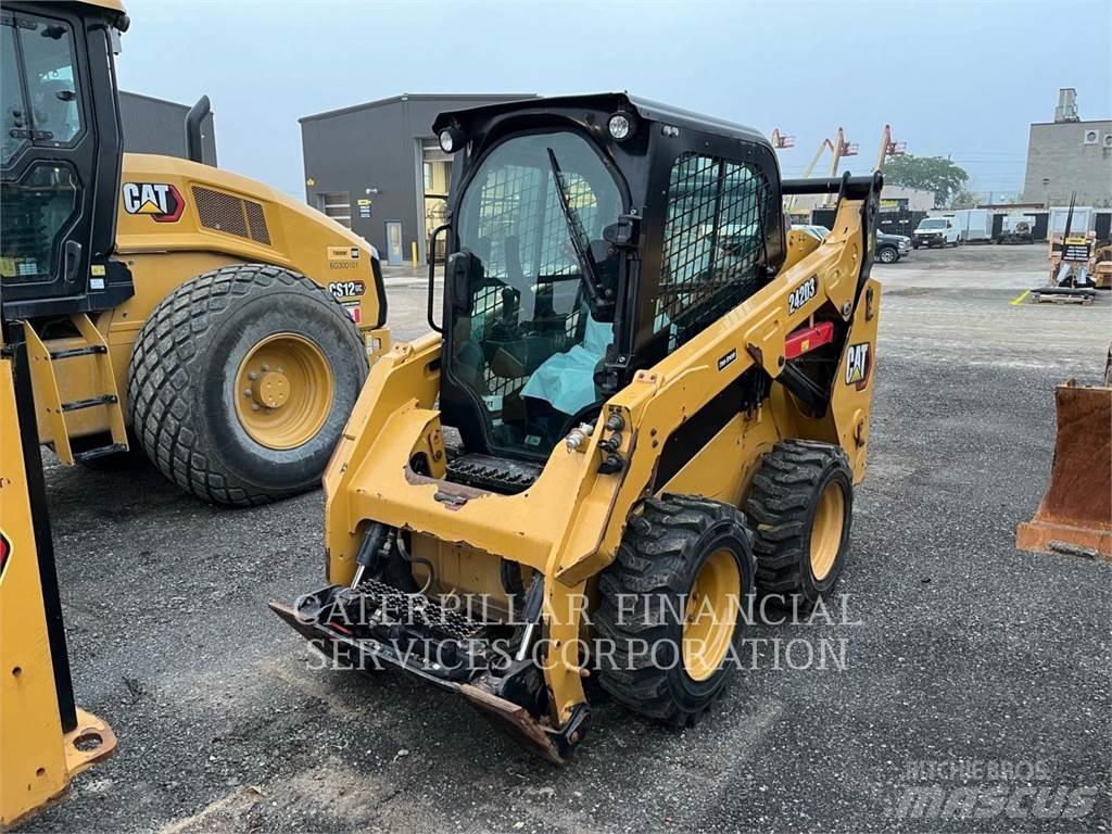 CAT 242D3 Skid steer mini utovarivači