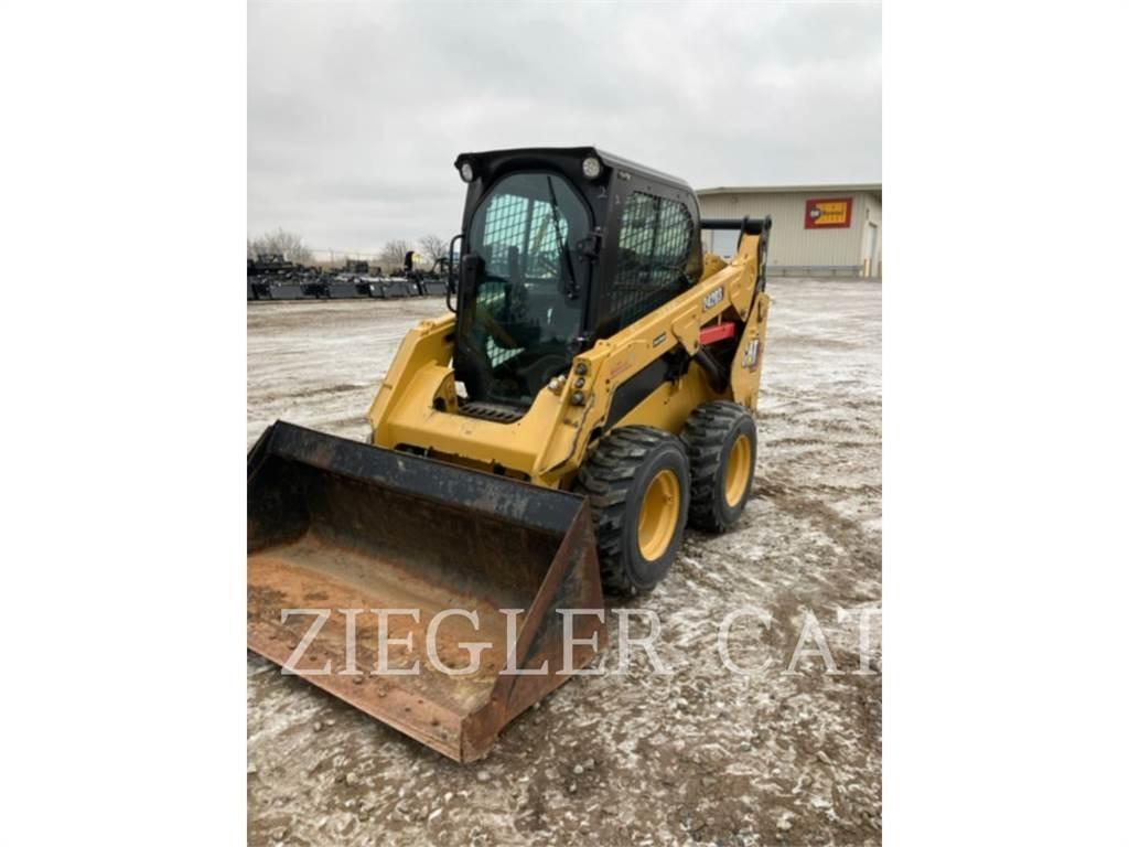 CAT 242D3 Skid steer mini utovarivači