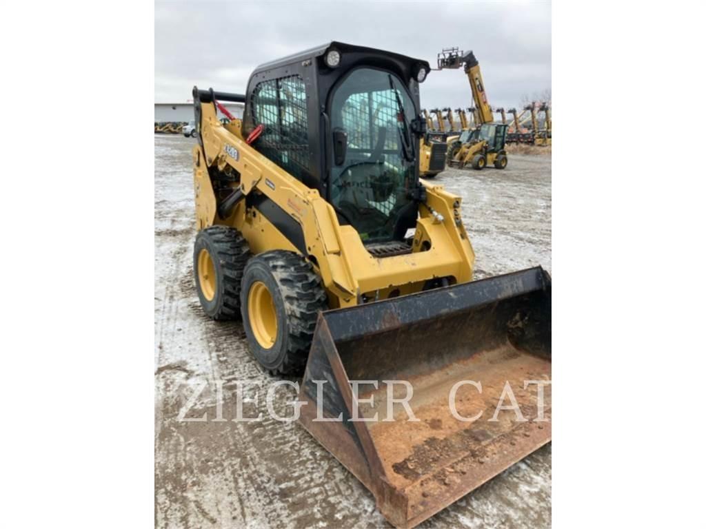 CAT 242D3 Skid steer mini utovarivači