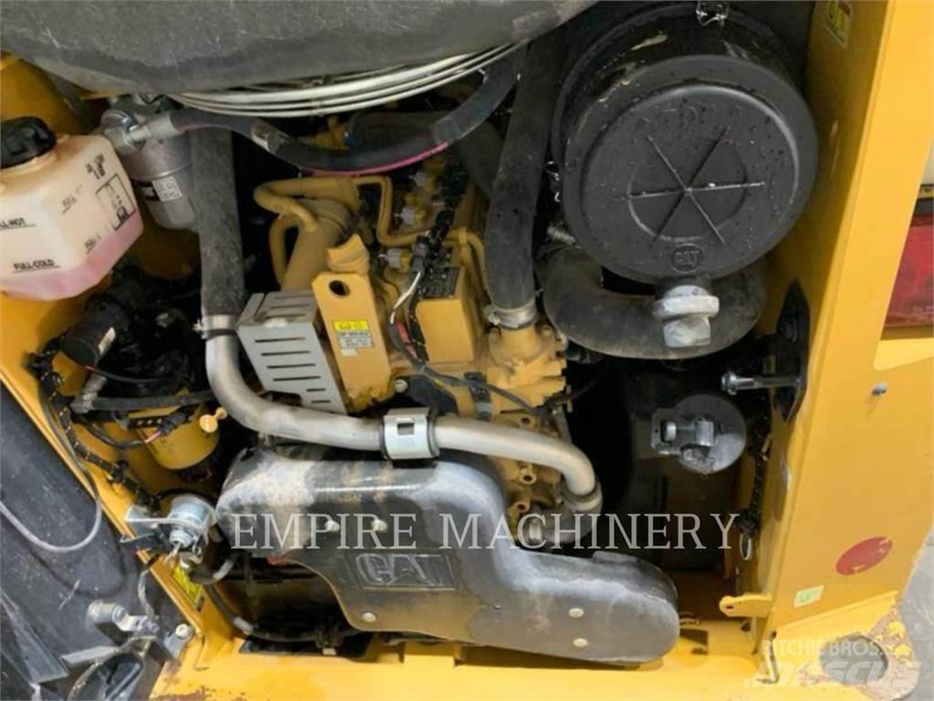 CAT 242D3 Skid steer mini utovarivači