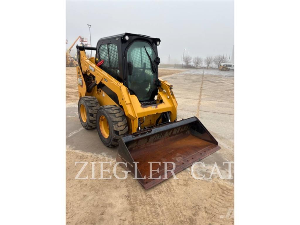 CAT 242D3 Skid steer mini utovarivači