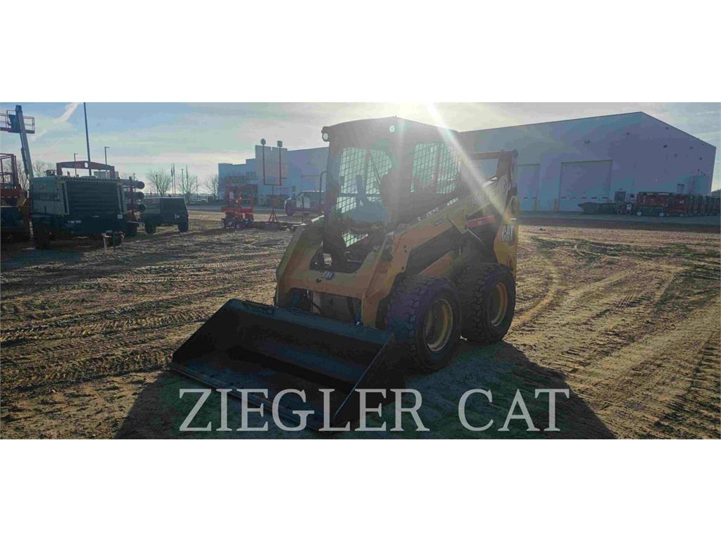 CAT 242D3 Skid steer mini utovarivači