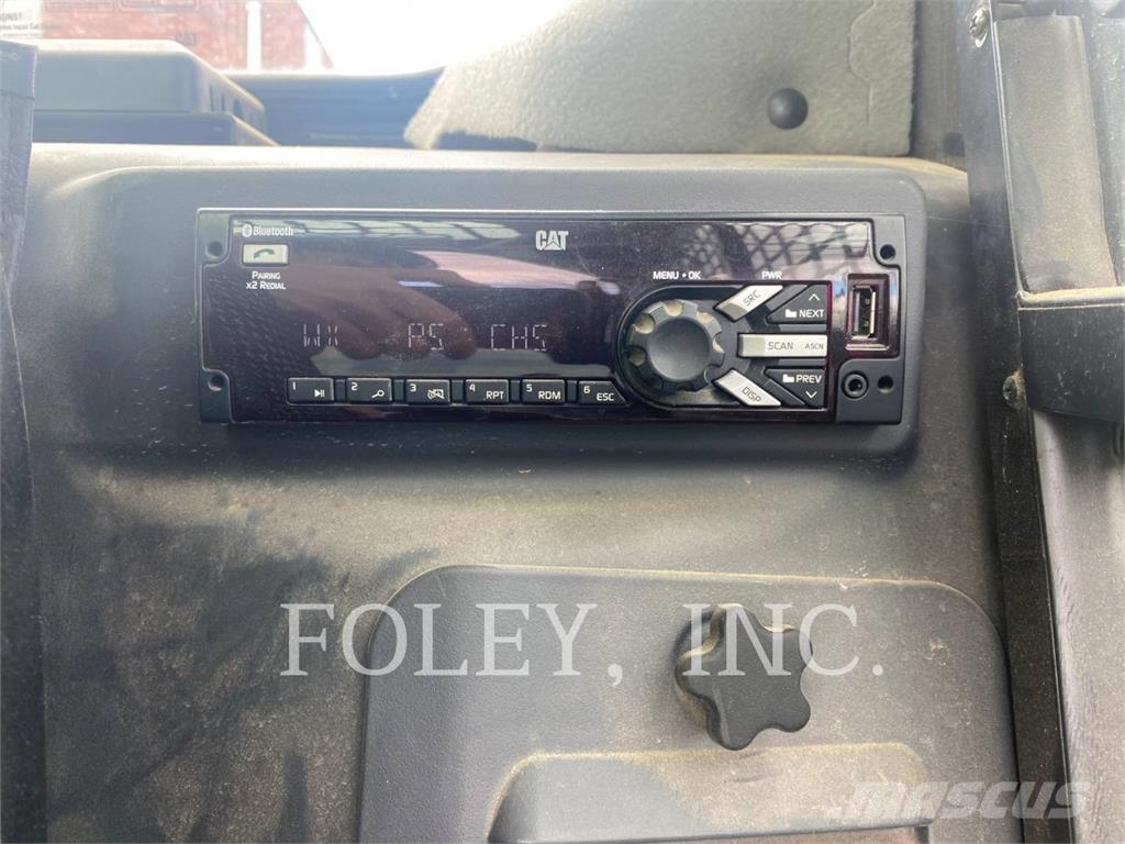 CAT 242D3 Skid steer mini utovarivači