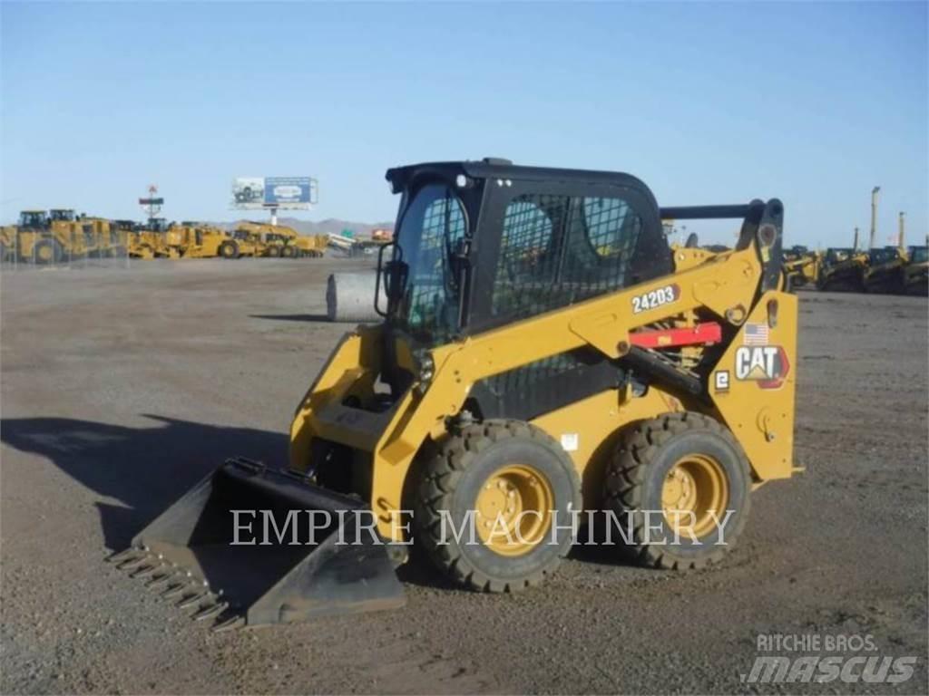 CAT 242D3 CA Skid steer mini utovarivači