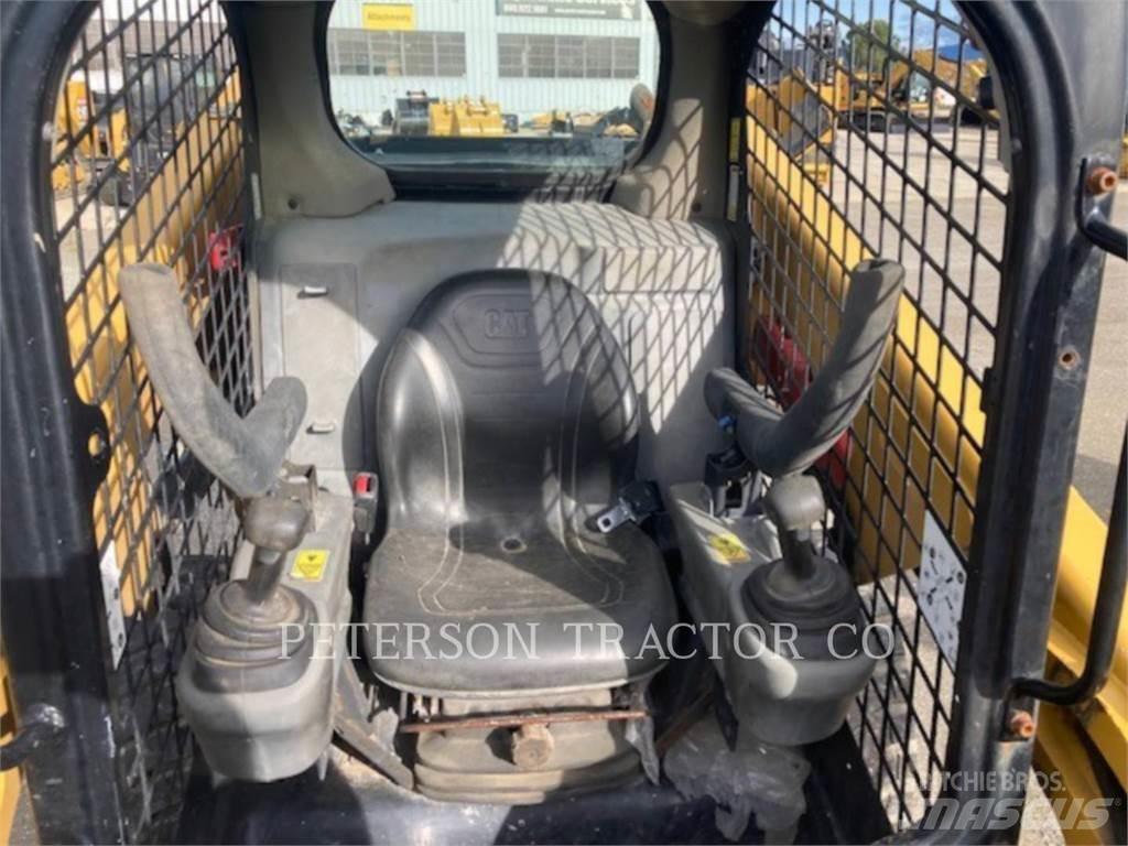 CAT 246D Skid steer mini utovarivači