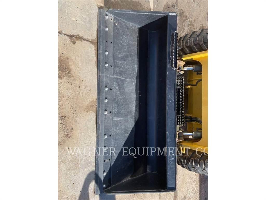 CAT 246D Skid steer mini utovarivači