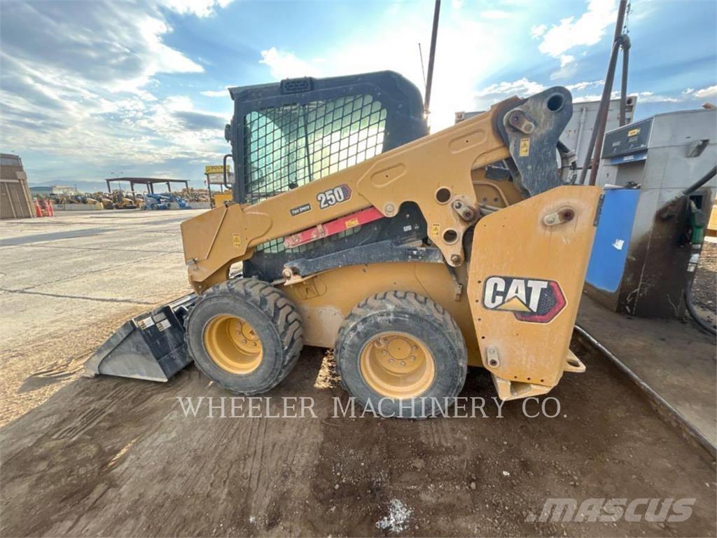 CAT 250 C3H2 Skid steer mini utovarivači
