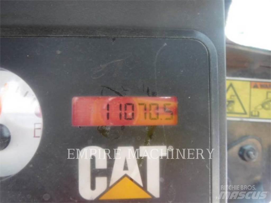 CAT 262C XPS Skid steer mini utovarivači