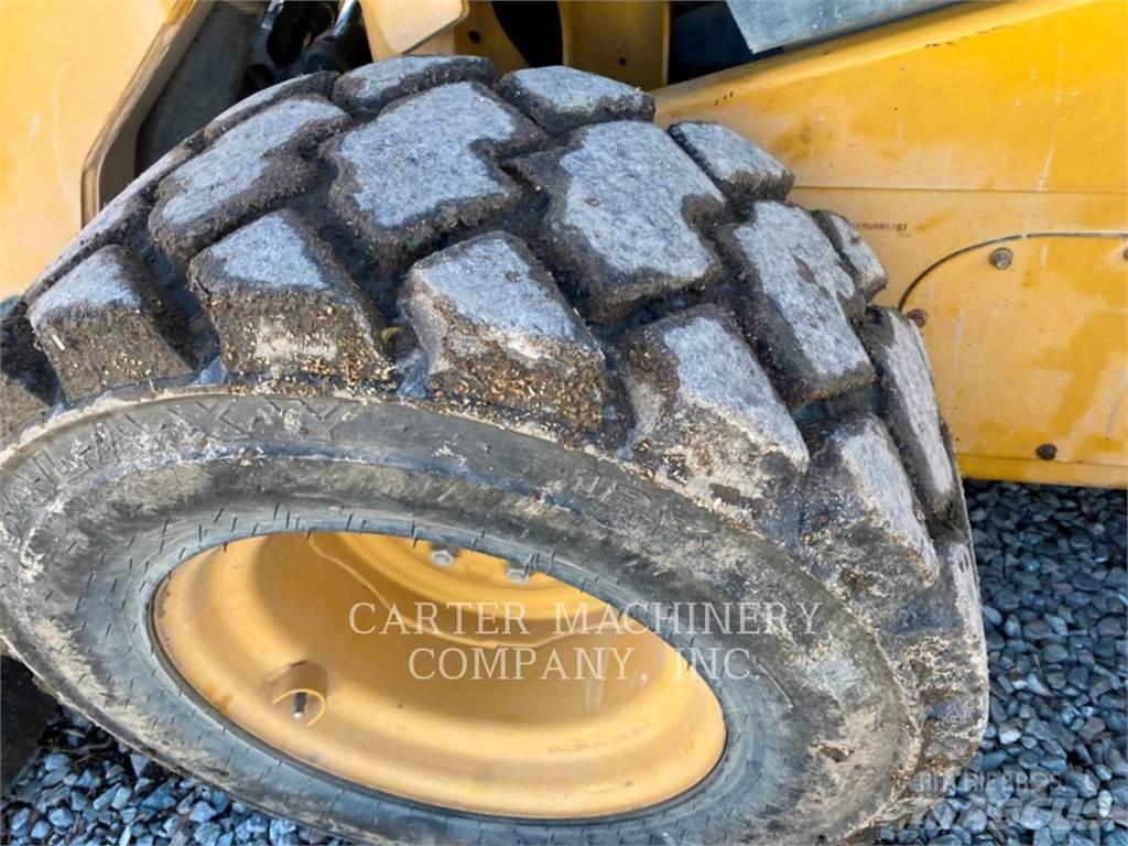 CAT 262C2 Skid steer mini utovarivači