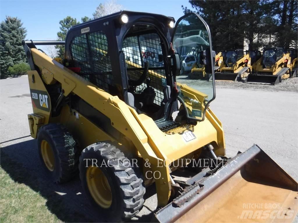 CAT 262D Skid steer mini utovarivači