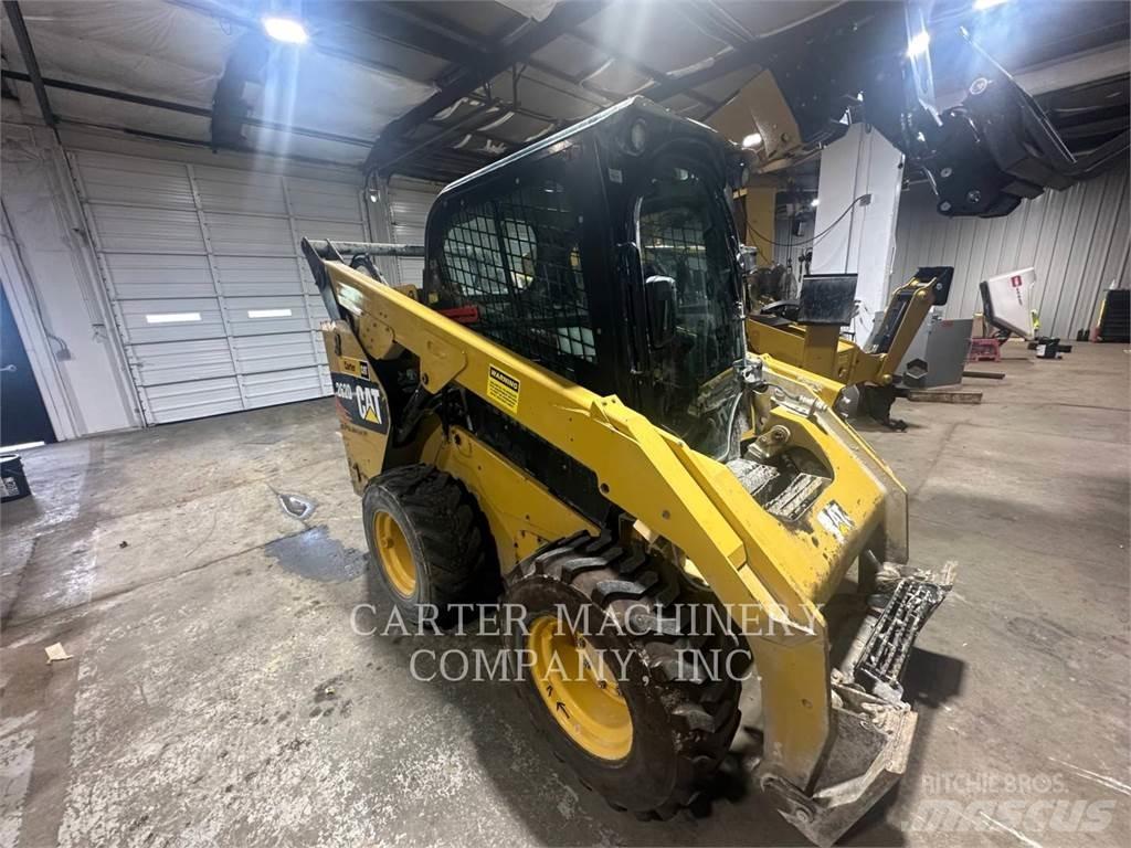 CAT 262D Skid steer mini utovarivači