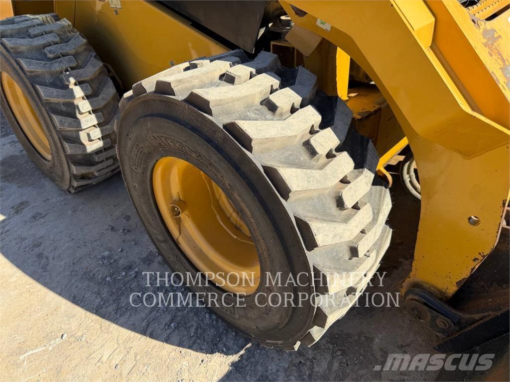 CAT 262D Skid steer mini utovarivači