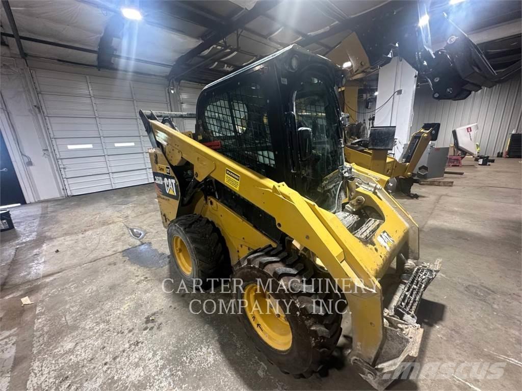 CAT 262D ACHF Skid steer mini utovarivači