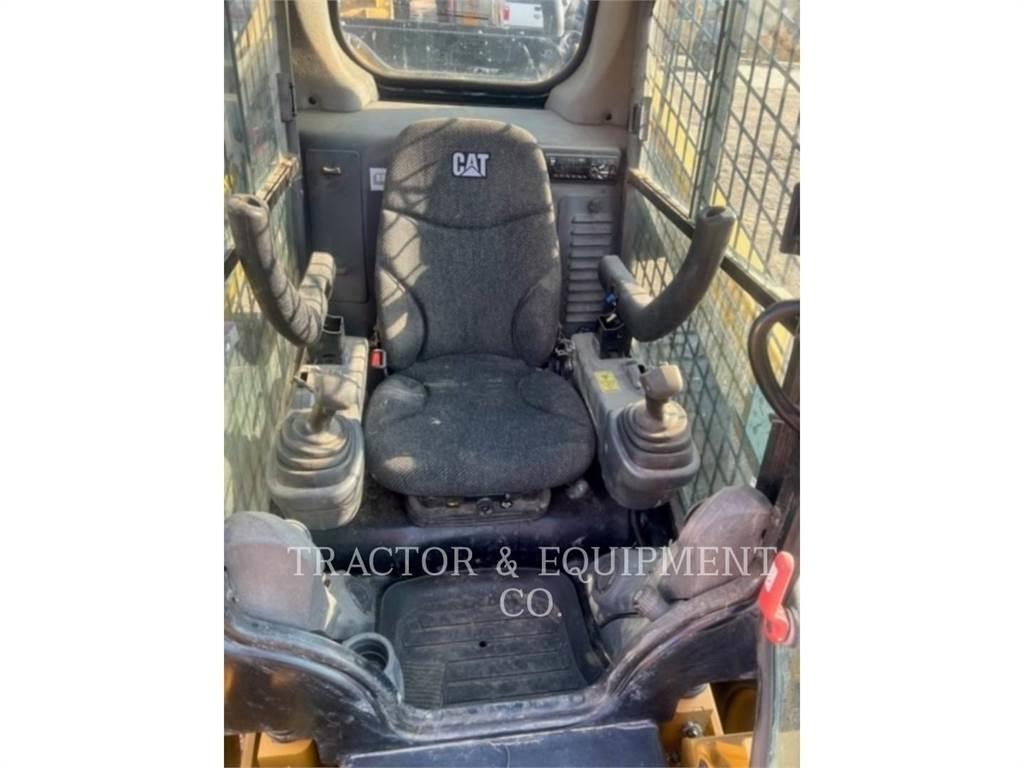 CAT 272D2 Skid steer mini utovarivači