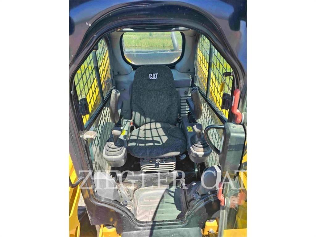 CAT 272D2 Skid steer mini utovarivači