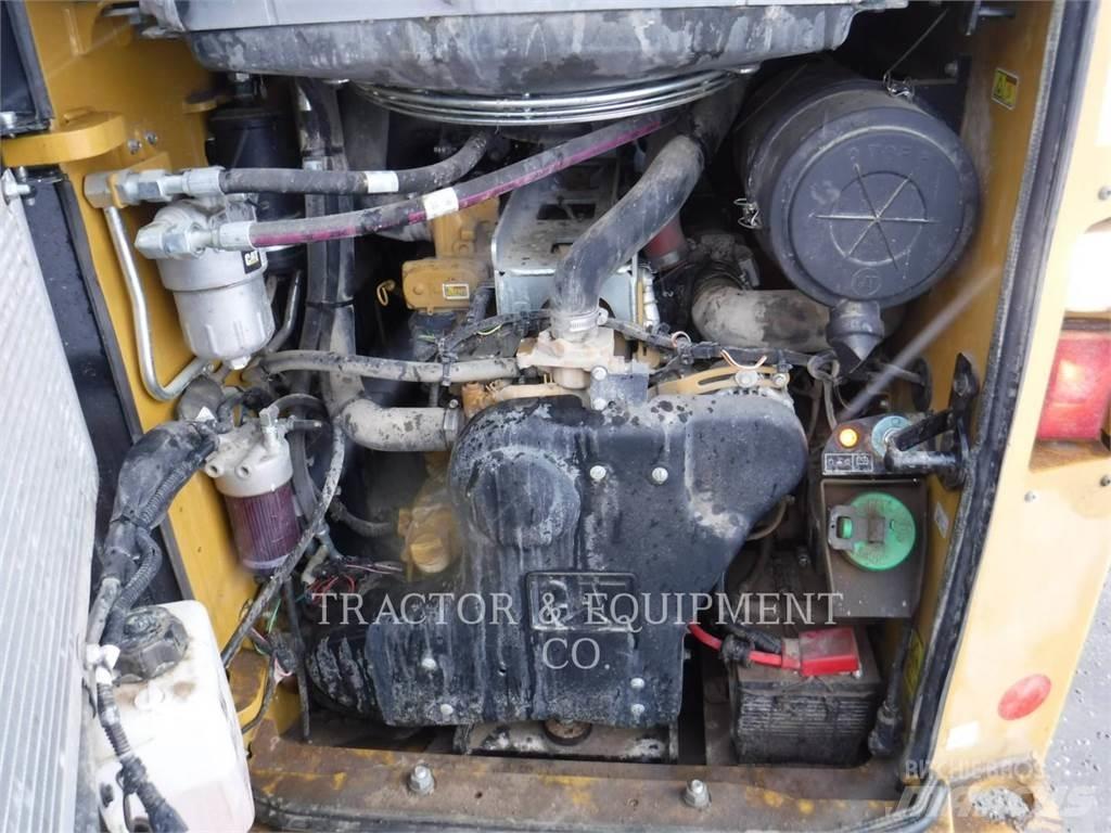 CAT 272D2 H2CB Skid steer mini utovarivači