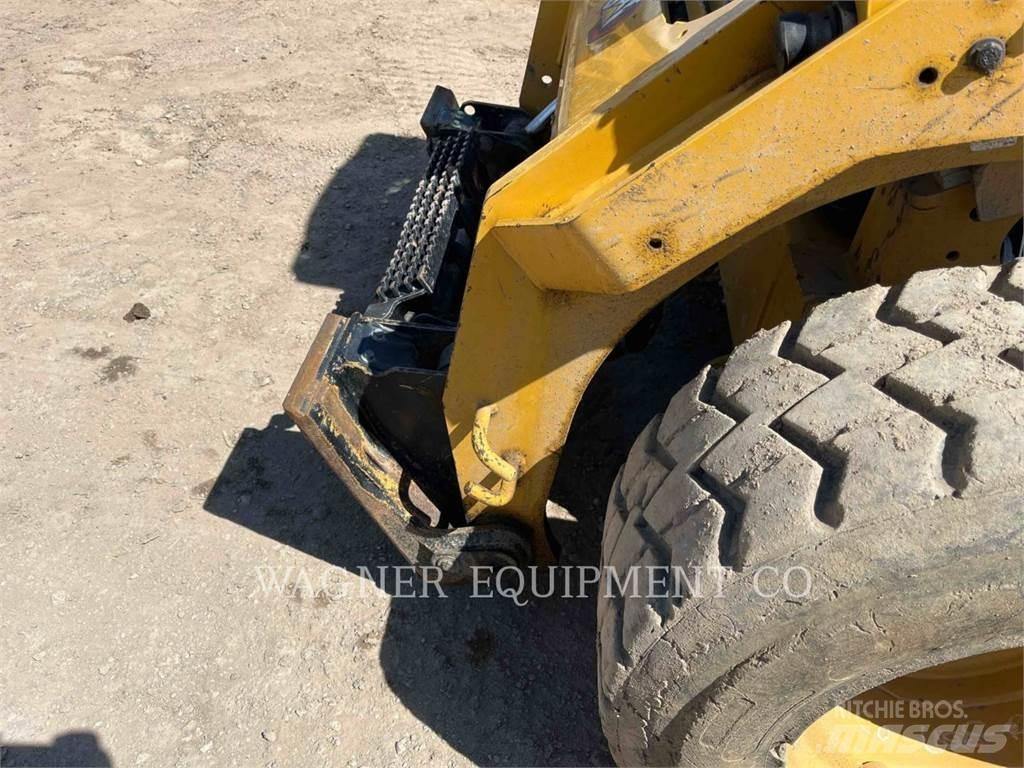 CAT 272D3 Skid steer mini utovarivači