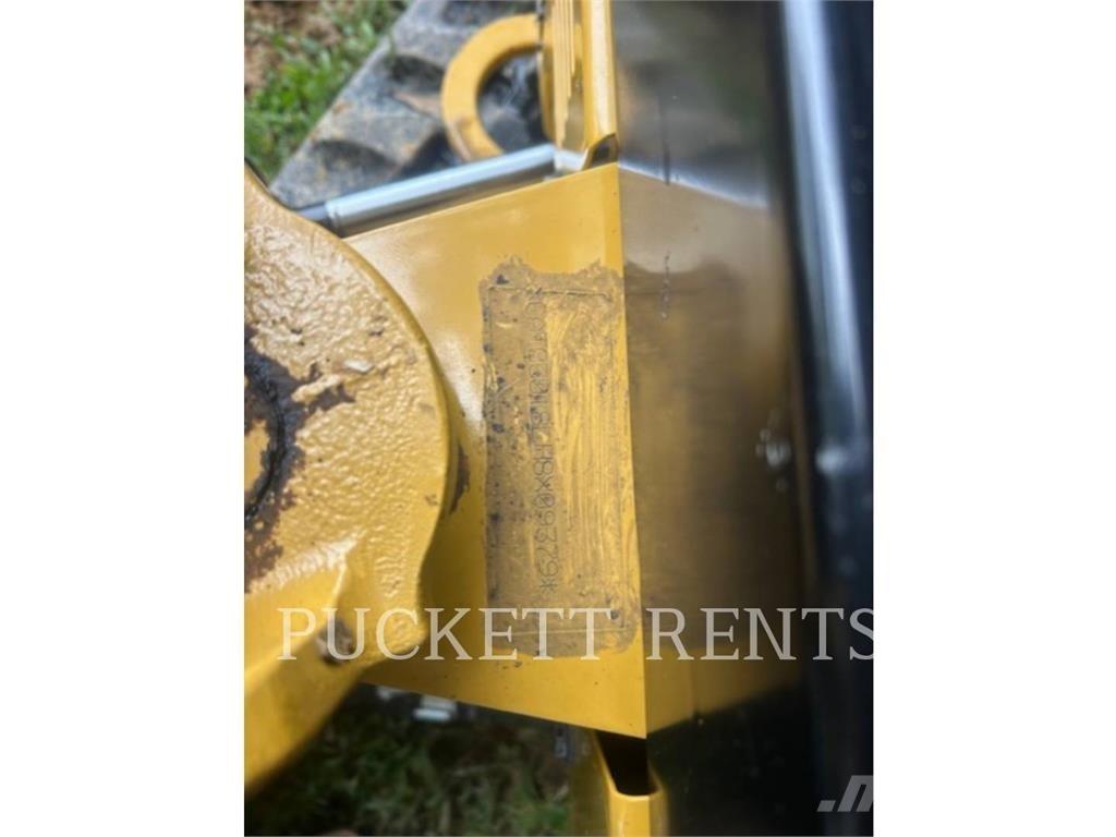 CAT 301.8-05 Bageri guseničari