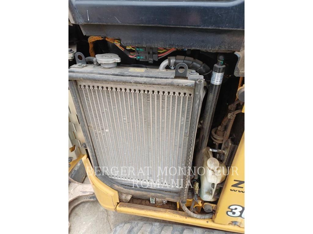 CAT 301.8-05 Bageri guseničari