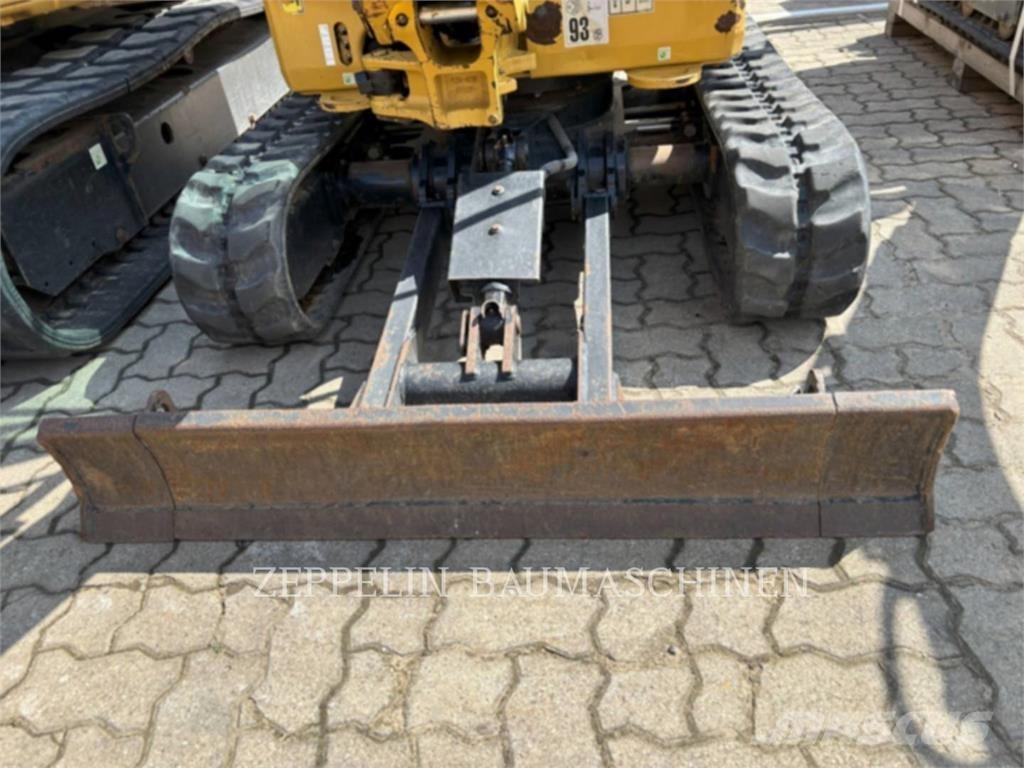 CAT 301.8-05A Bageri guseničari