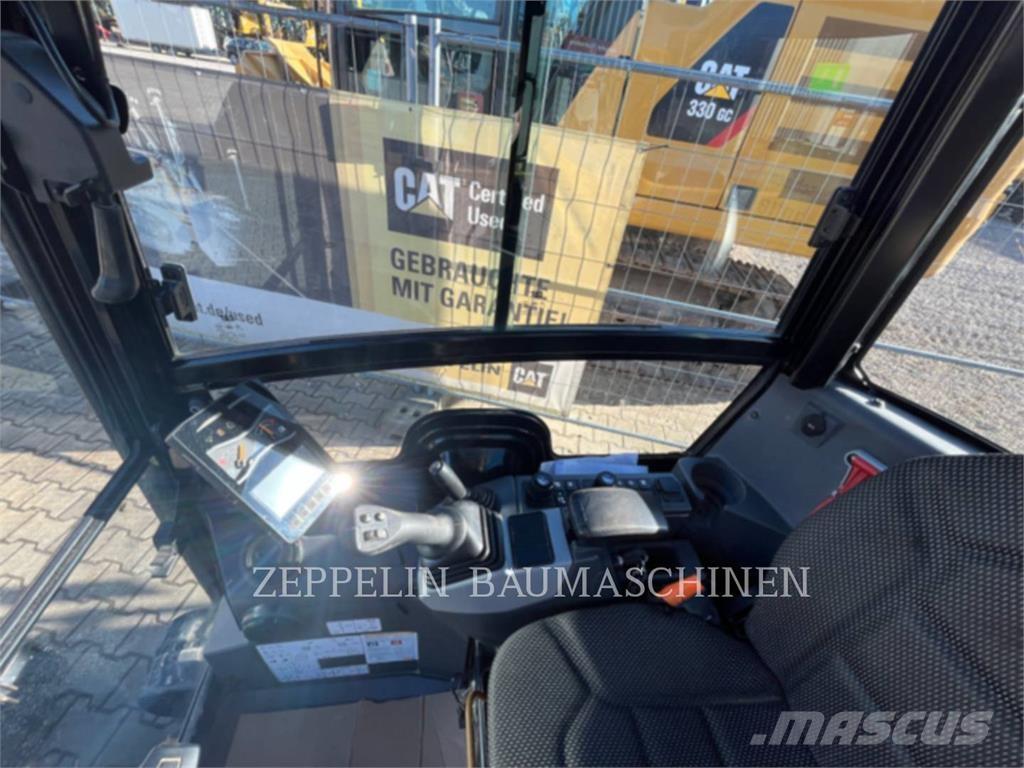 CAT 301.8-05A Bageri guseničari