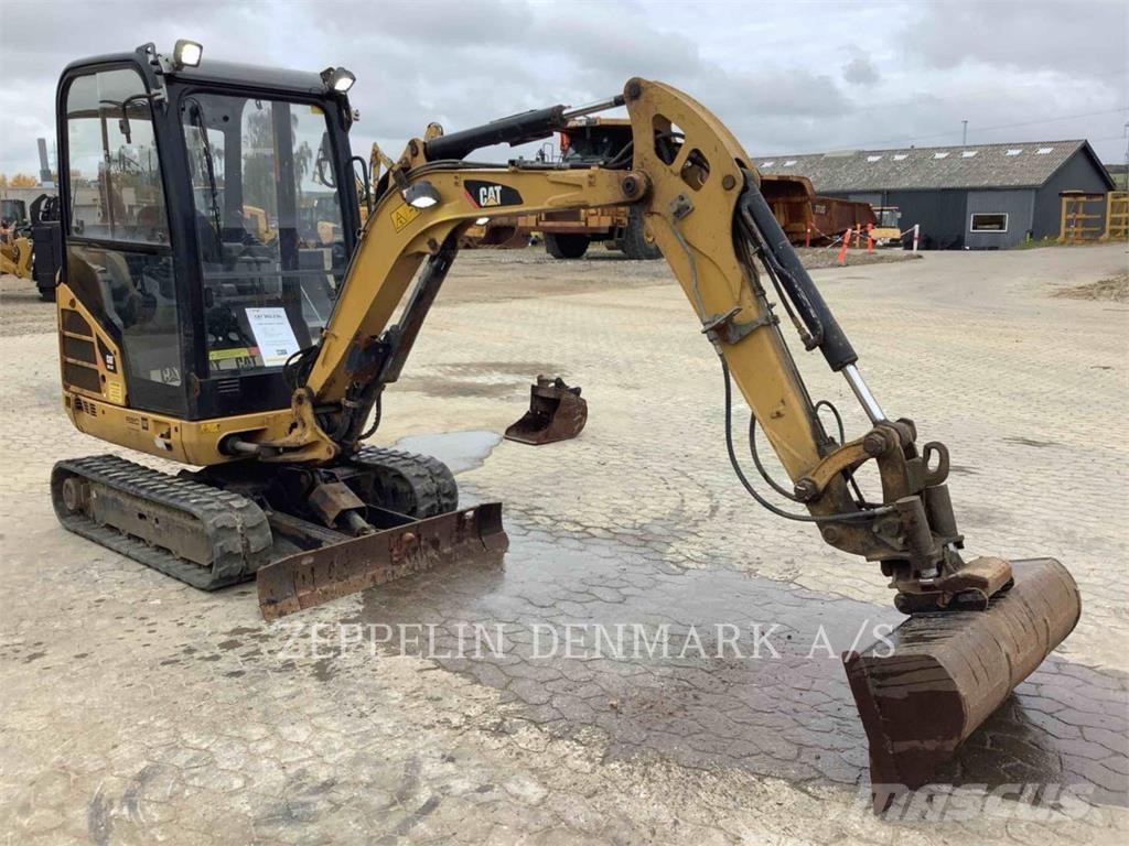 CAT 302.2D Bageri guseničari