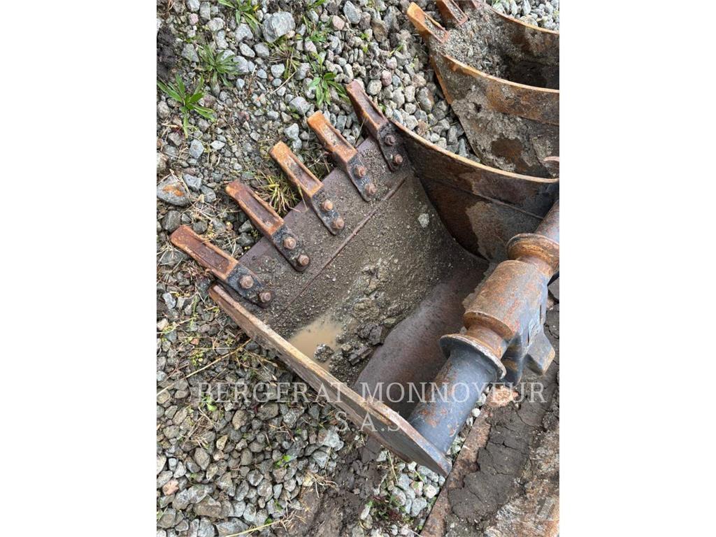 CAT 302.7 Bageri guseničari