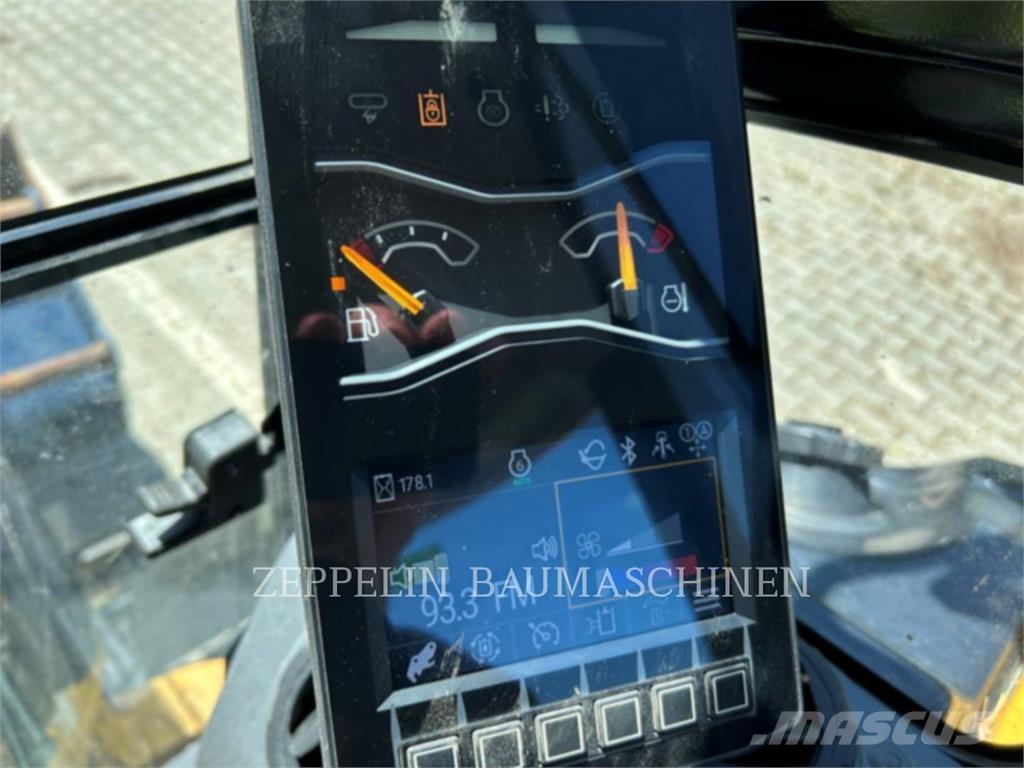 CAT 302.7CR-07 Bageri guseničari