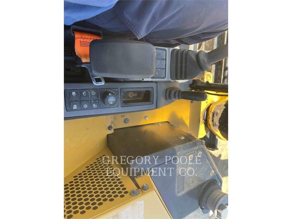 CAT 30607CR Bageri guseničari