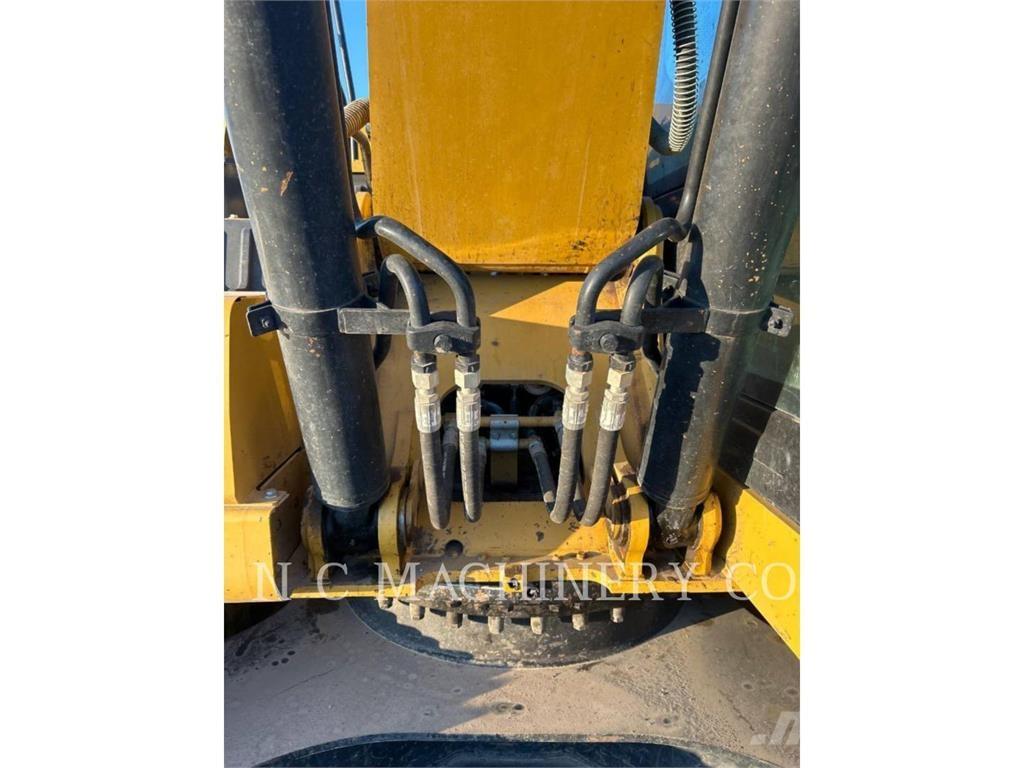 CAT 320 Bageri guseničari