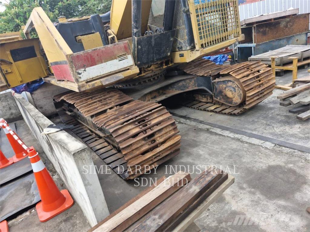 CAT 320D2 Bageri guseničari