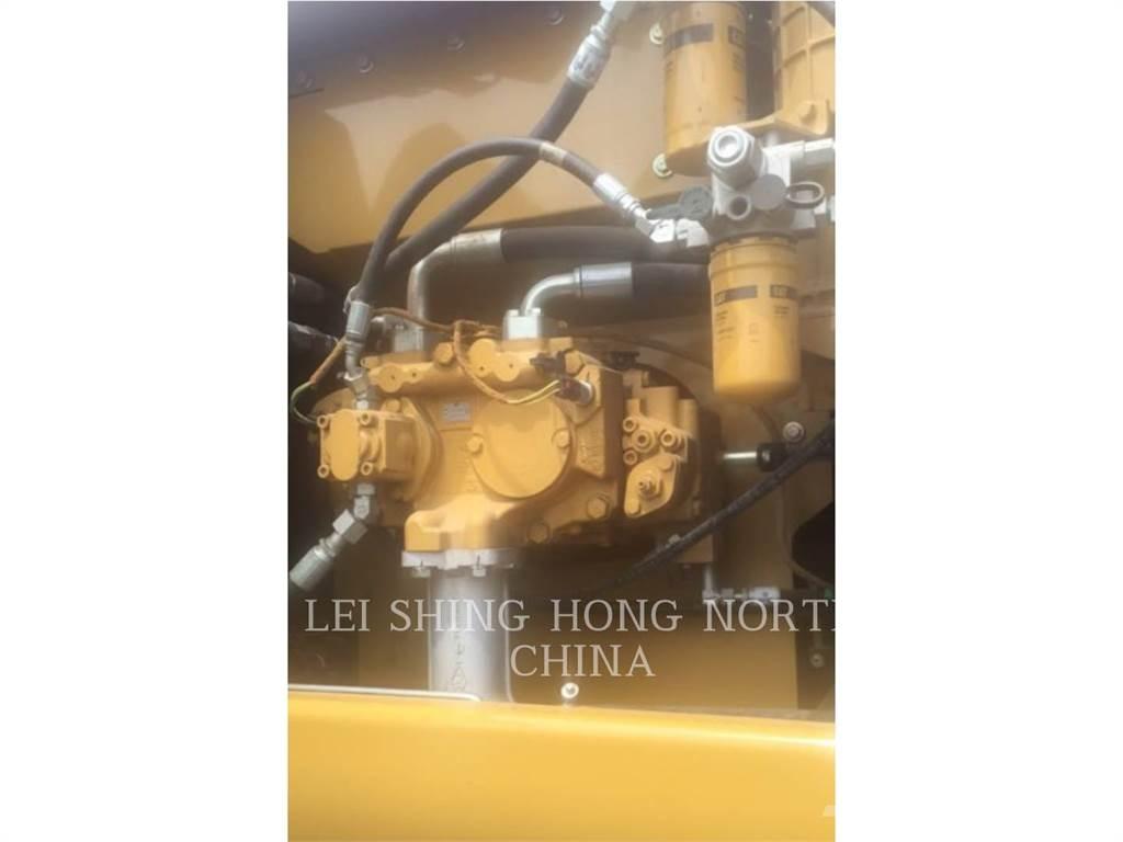 CAT 320D2 Bageri guseničari