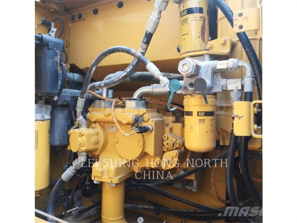 CAT 320D2 Bageri guseničari