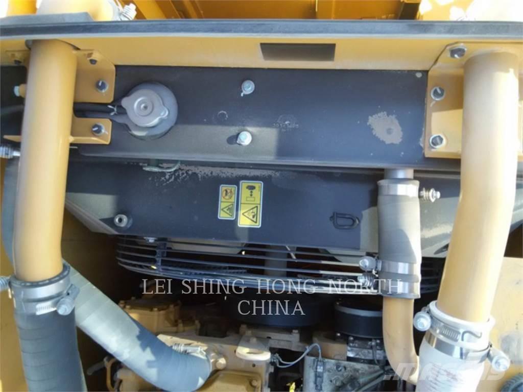 CAT 320D2 Bageri guseničari