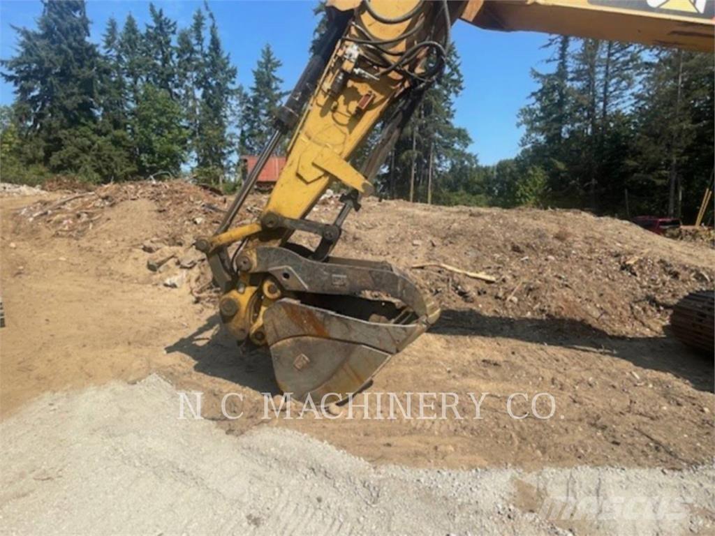 CAT 320E Bageri guseničari