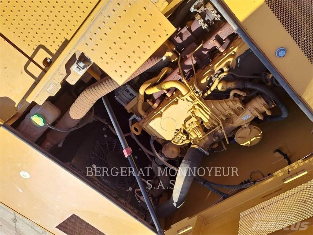 CAT 323 Bageri guseničari
