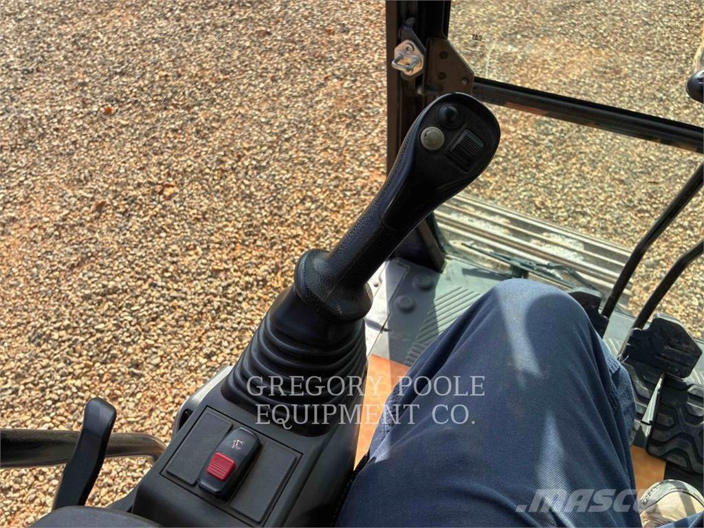 CAT 32307 Bageri guseničari